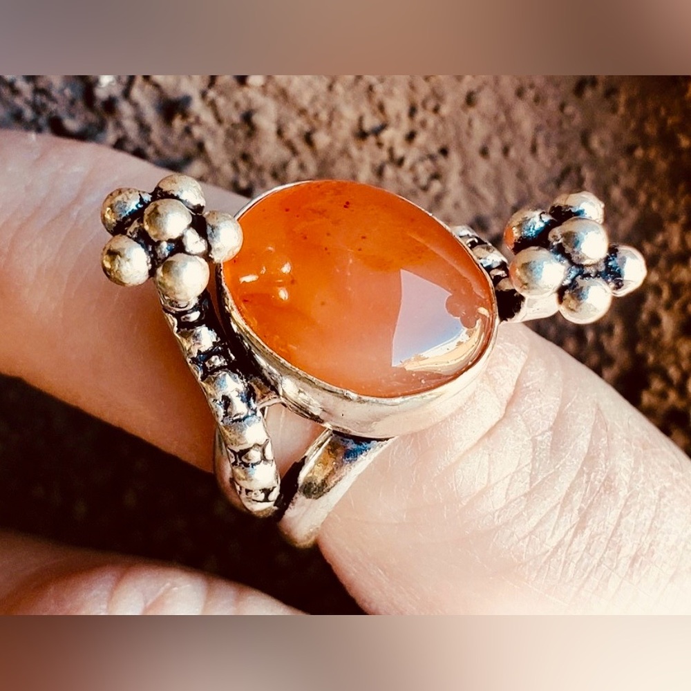 CARNELIAN Unique Gemstone Ring with .925 Sterling Silver, Size: 7, NWOT